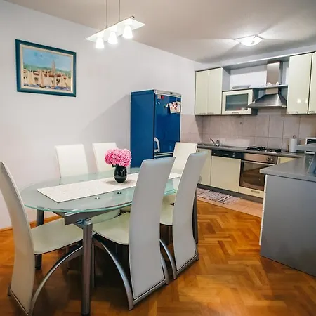 Appartement Krbavska *